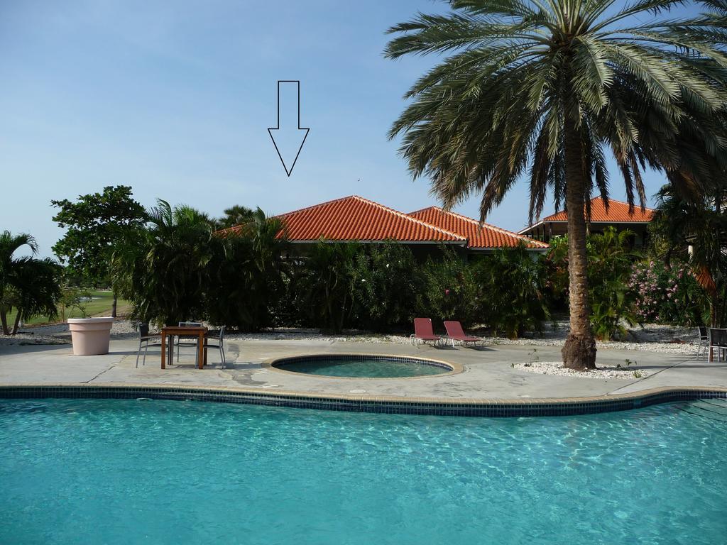 Blue Bay Beach Villa At Pool And Golfcourse Exterior photo