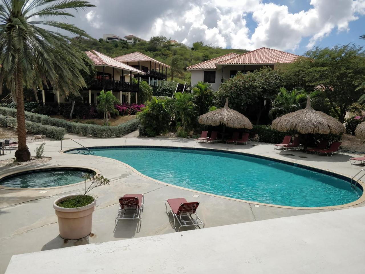 Blue Bay Beach Villa At Pool And Golfcourse Exterior photo