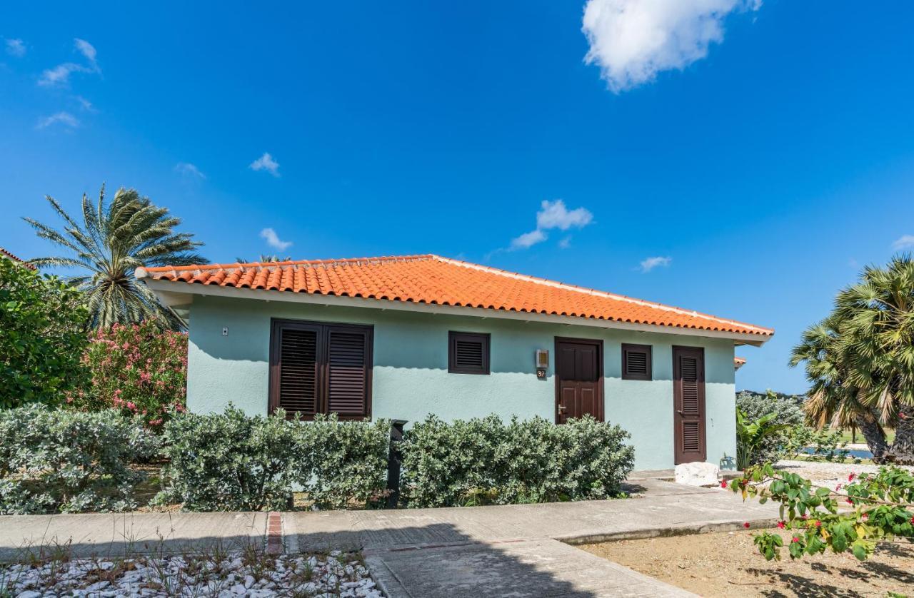 Blue Bay Beach Villa At Pool And Golfcourse Exterior photo
